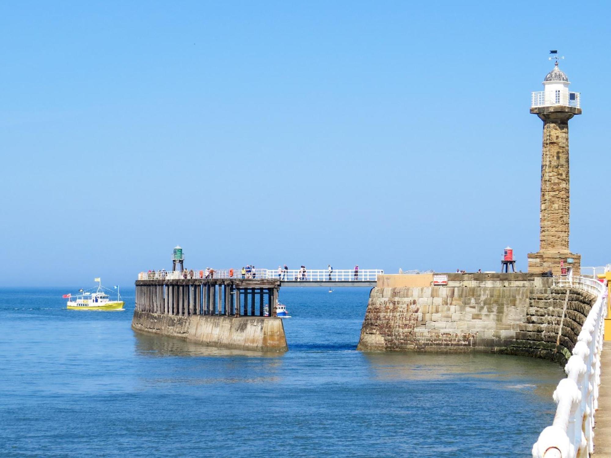 The Garth Villa Whitby Ngoại thất bức ảnh